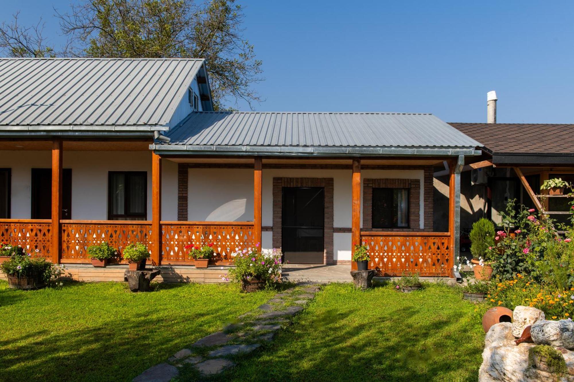 Alvani Inn K'vemo Alvani Buitenkant foto
