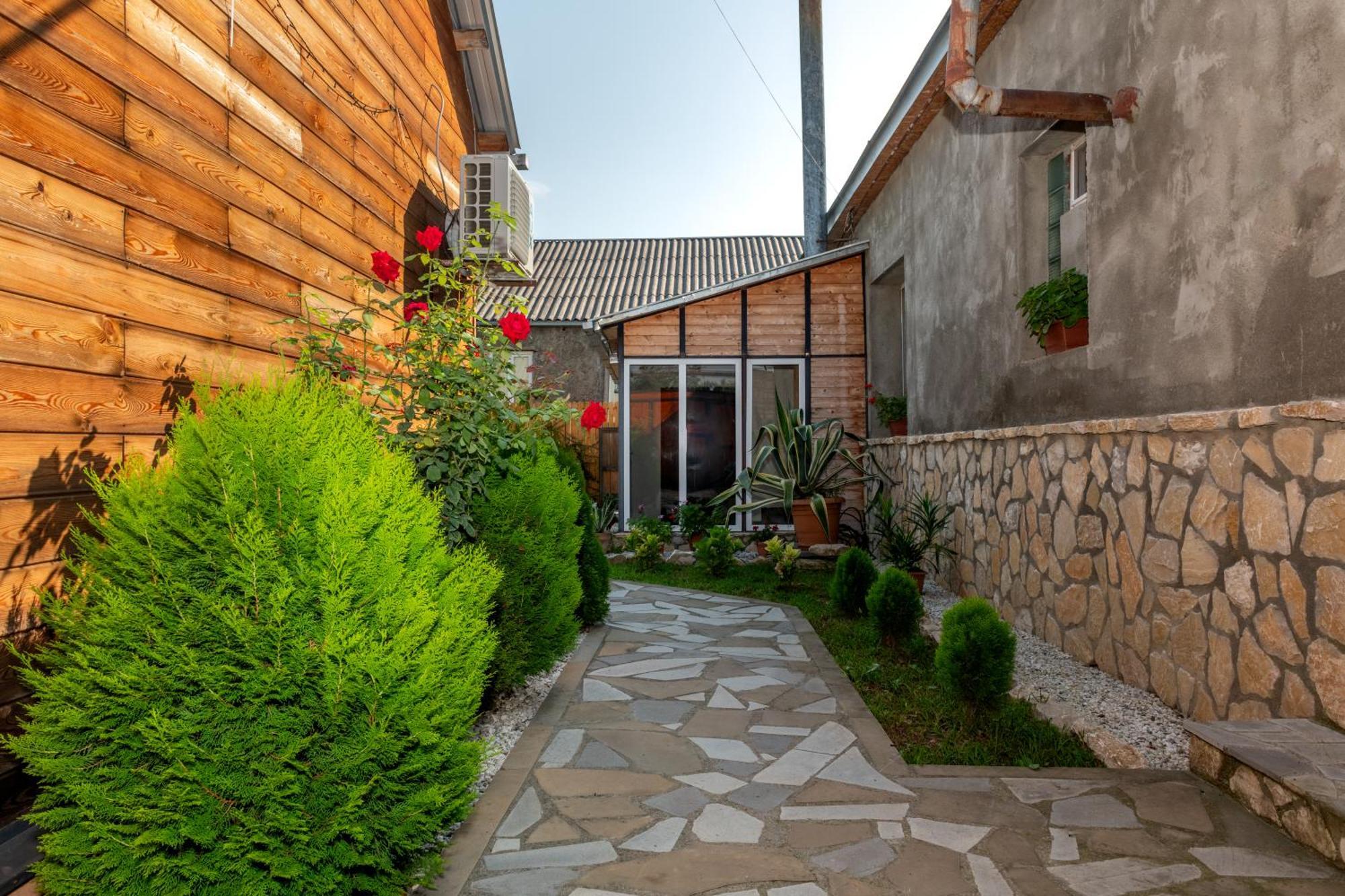 Alvani Inn K'vemo Alvani Buitenkant foto